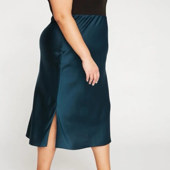 Universal Standard Diane Satin Midi Bias Skirt Deep Sea - Picture 3 of 8